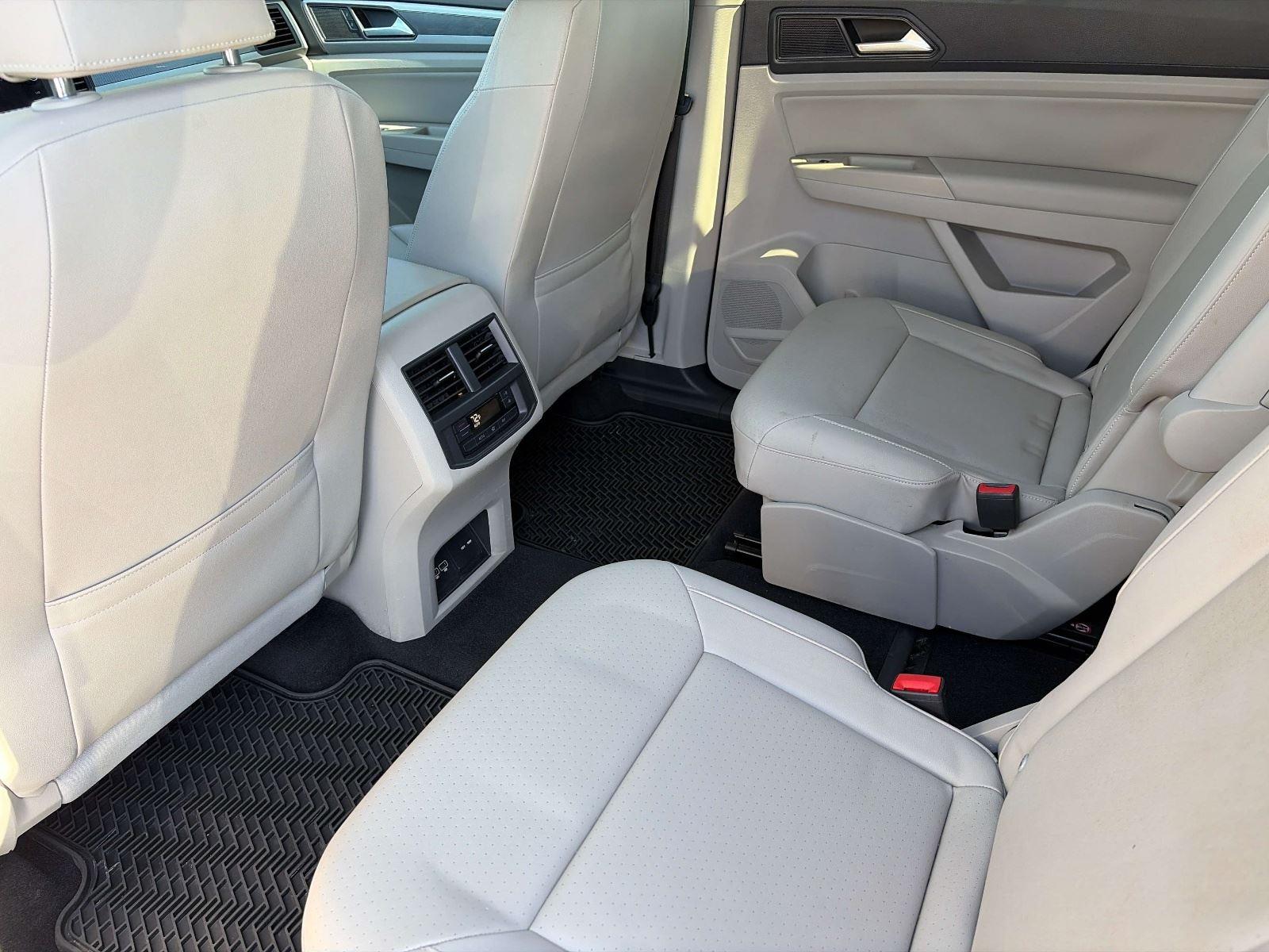 2021 Volkswagen Atlas 3.6L V6 SE w/Technology R-Line