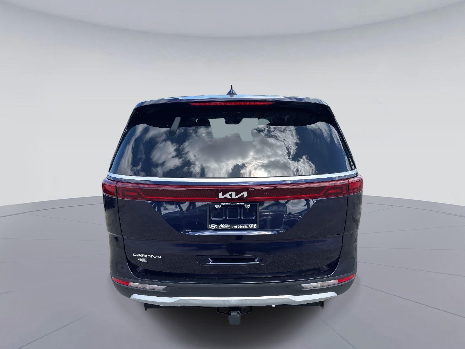 2023 Kia Carnival LX