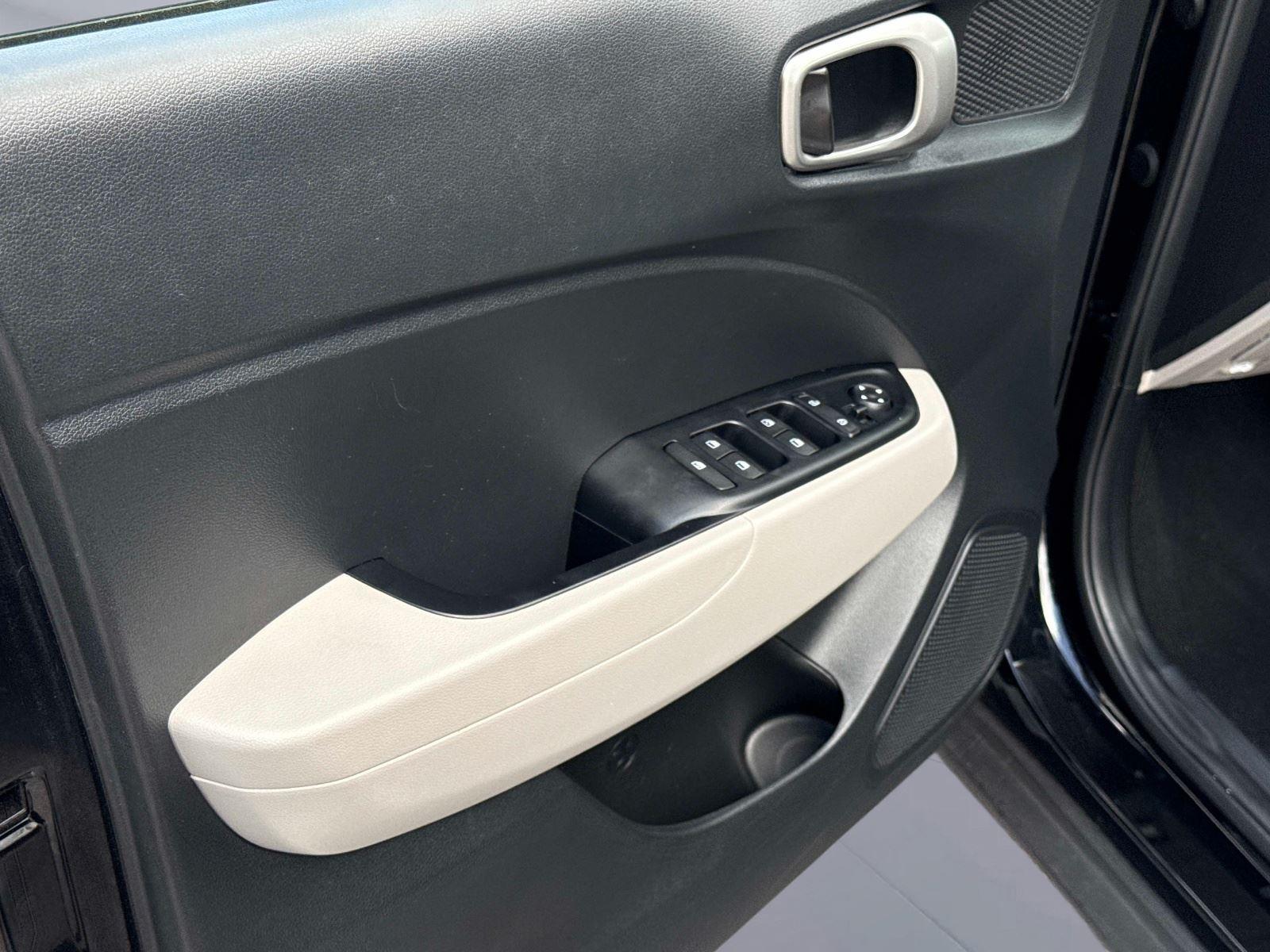 2023 HYUNDAI VENUE SEL/LIMIT