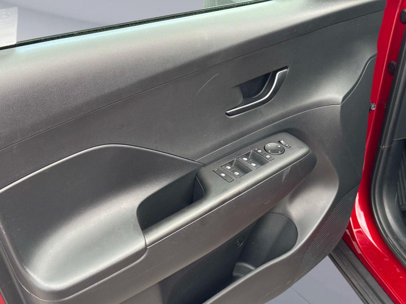 2025 Hyundai Kona SEL Convenience