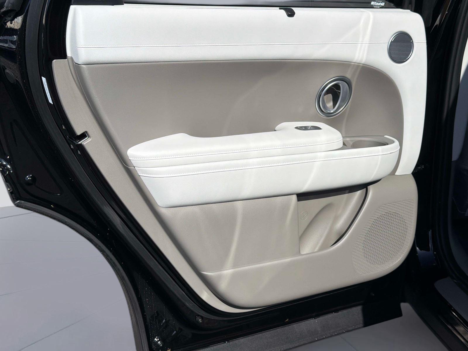 2026 Hyundai Palisade Hybrid Blue SEL 8P