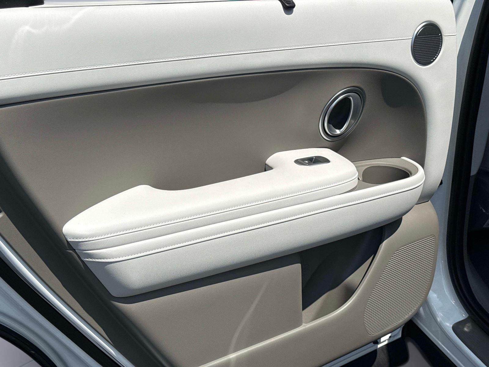 2026 Hyundai Palisade Hybrid Blue SEL 8P