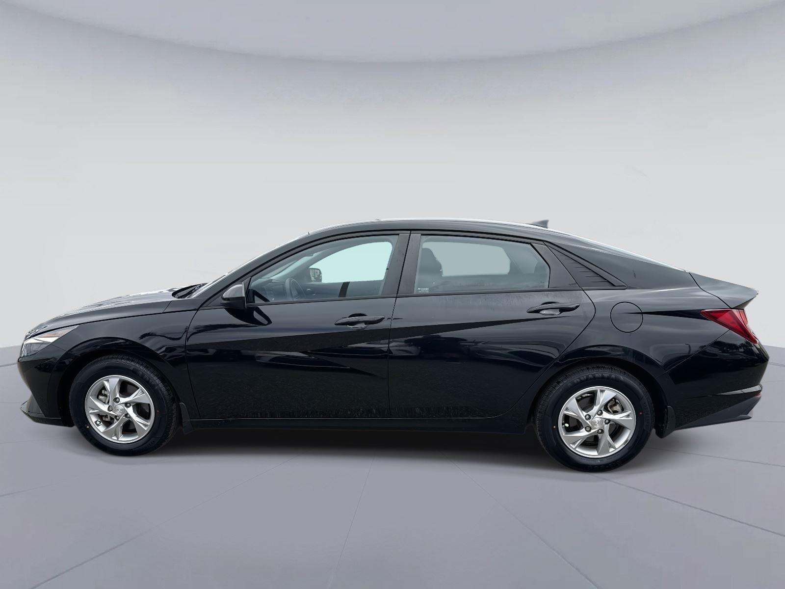 2022 Hyundai Elantra SE