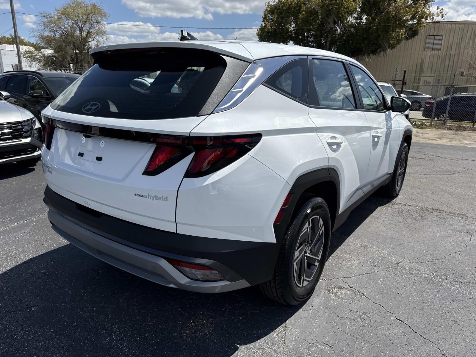 2026 Hyundai Tucson Hybrid Blue SE