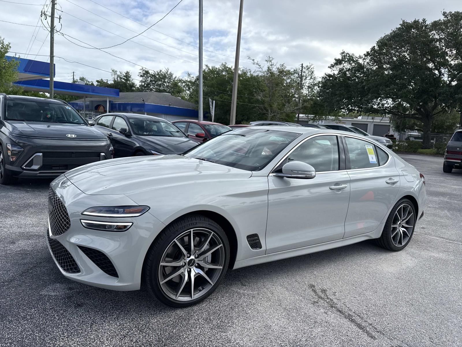 View vehicle photo 7