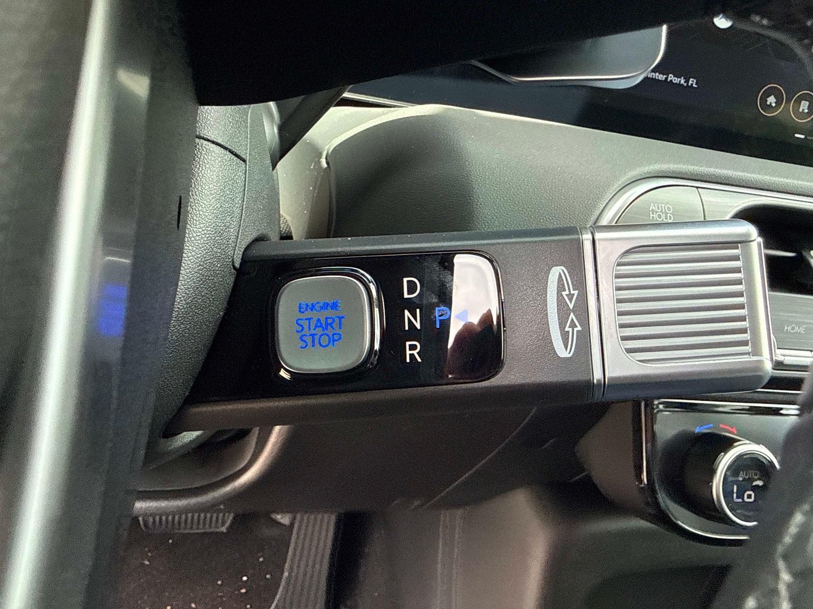 2026 Hyundai Palisade Hybrid Blue SEL 8P