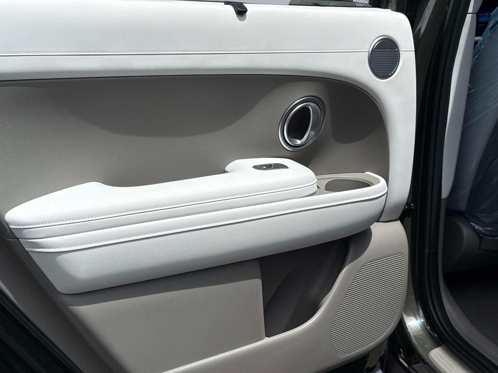 2026 Hyundai Palisade Hybrid Blue SEL 8P