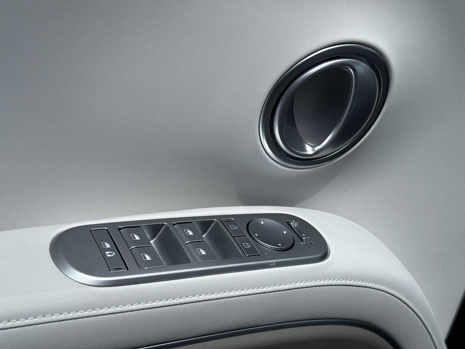 2026 Hyundai Palisade Hybrid Blue SEL 8P