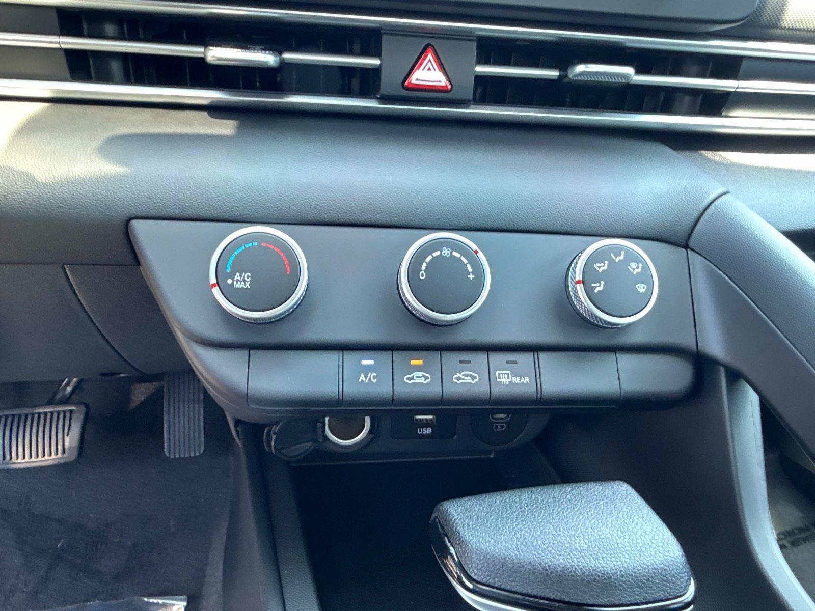 2026 Hyundai Elantra SE