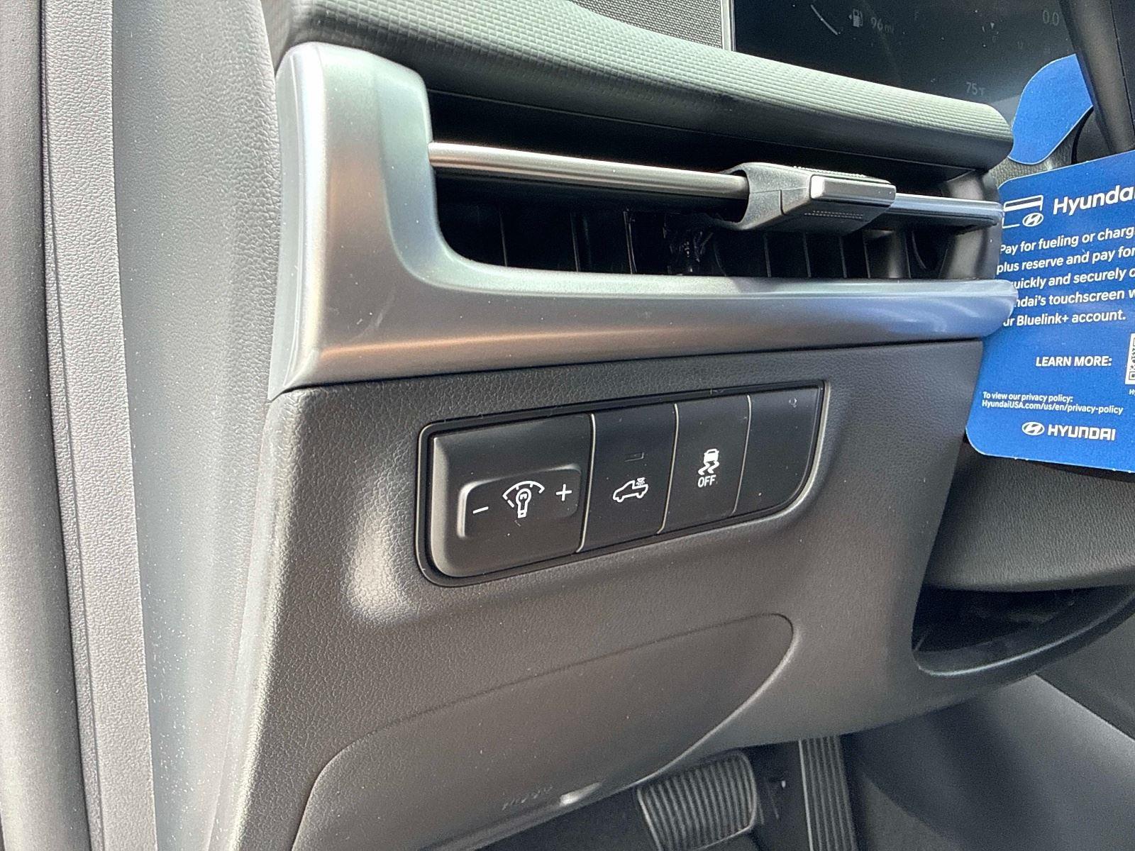 2026 Hyundai Santa Cruz SEL Activity