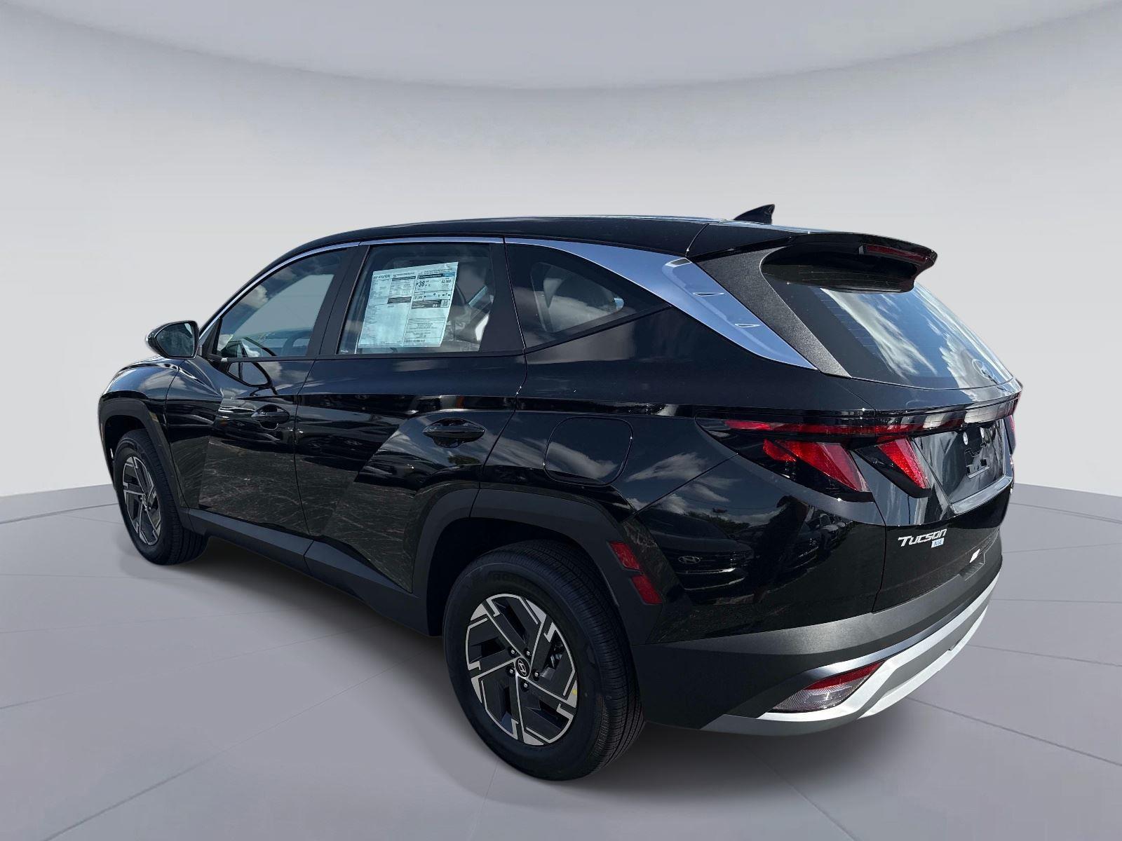 2026 Hyundai Tucson Hybrid Blue SE