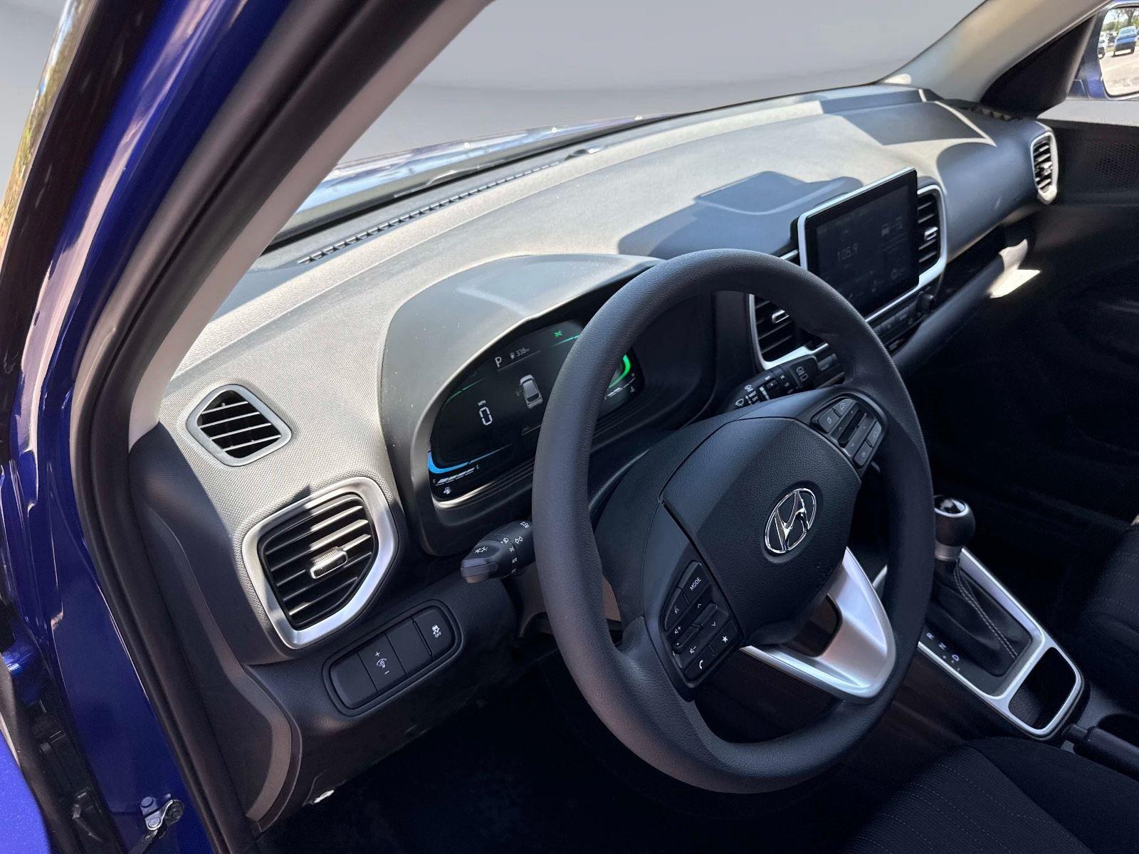 2025 Hyundai Venue SE