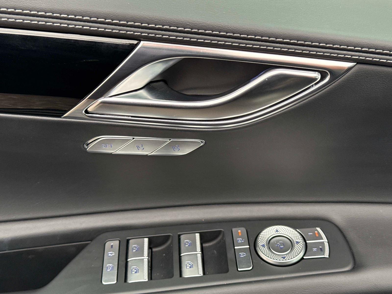 2025 Genesis GV80 2.5T Standard