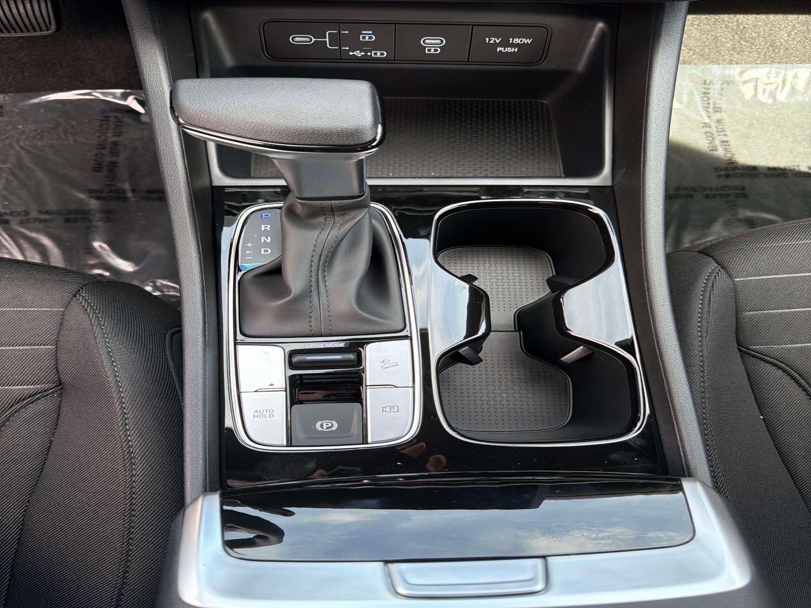 2026 Hyundai Santa Cruz SE