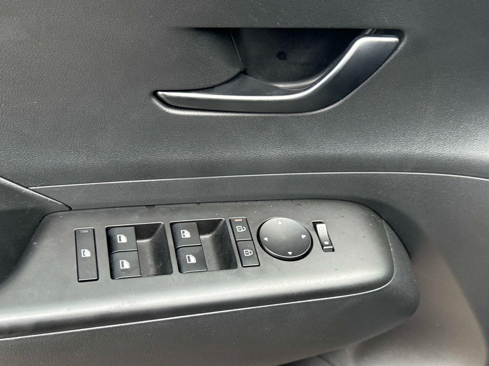 2024 Hyundai Kona SE