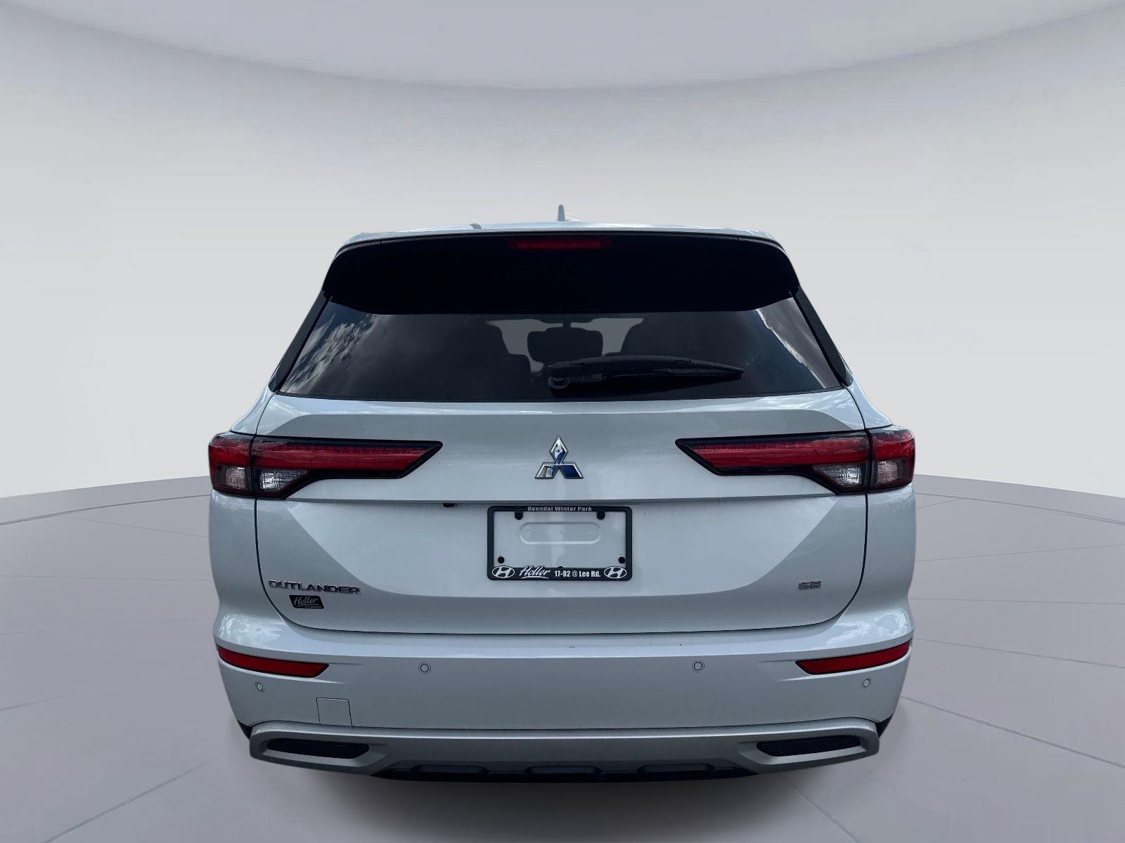 2024 Mitsubishi Outlander SE