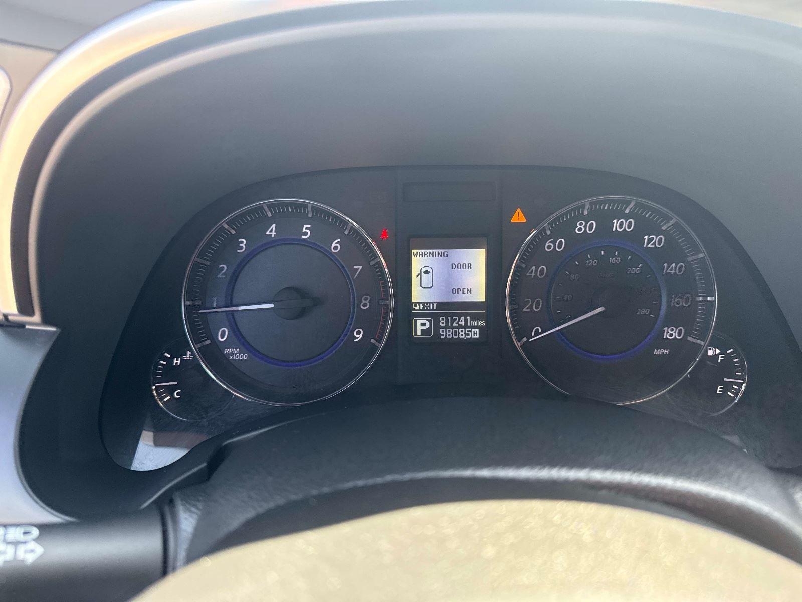 2017 INFINITI QX70