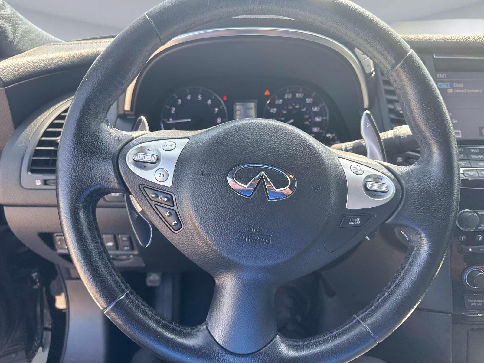 2017 INFINITI QX70