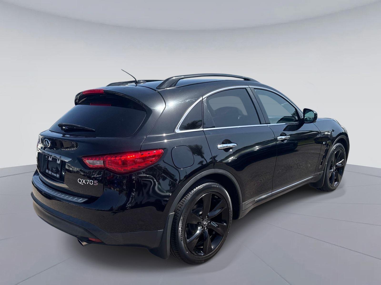 2017 INFINITI QX70
