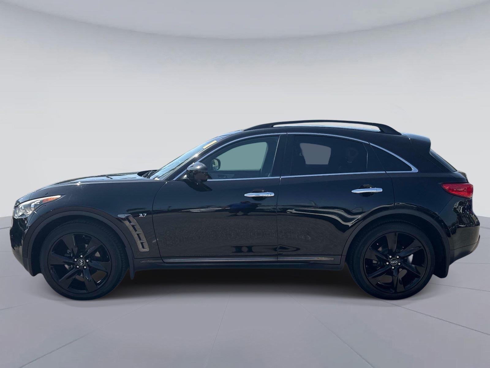 2017 INFINITI QX70