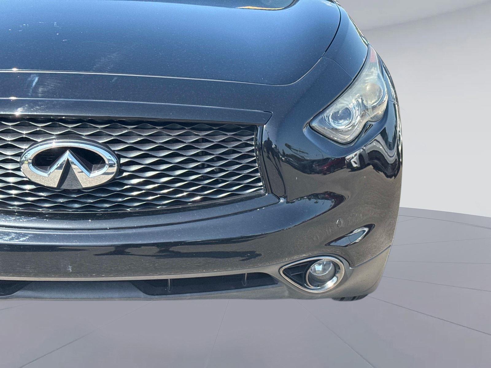 2017 INFINITI QX70