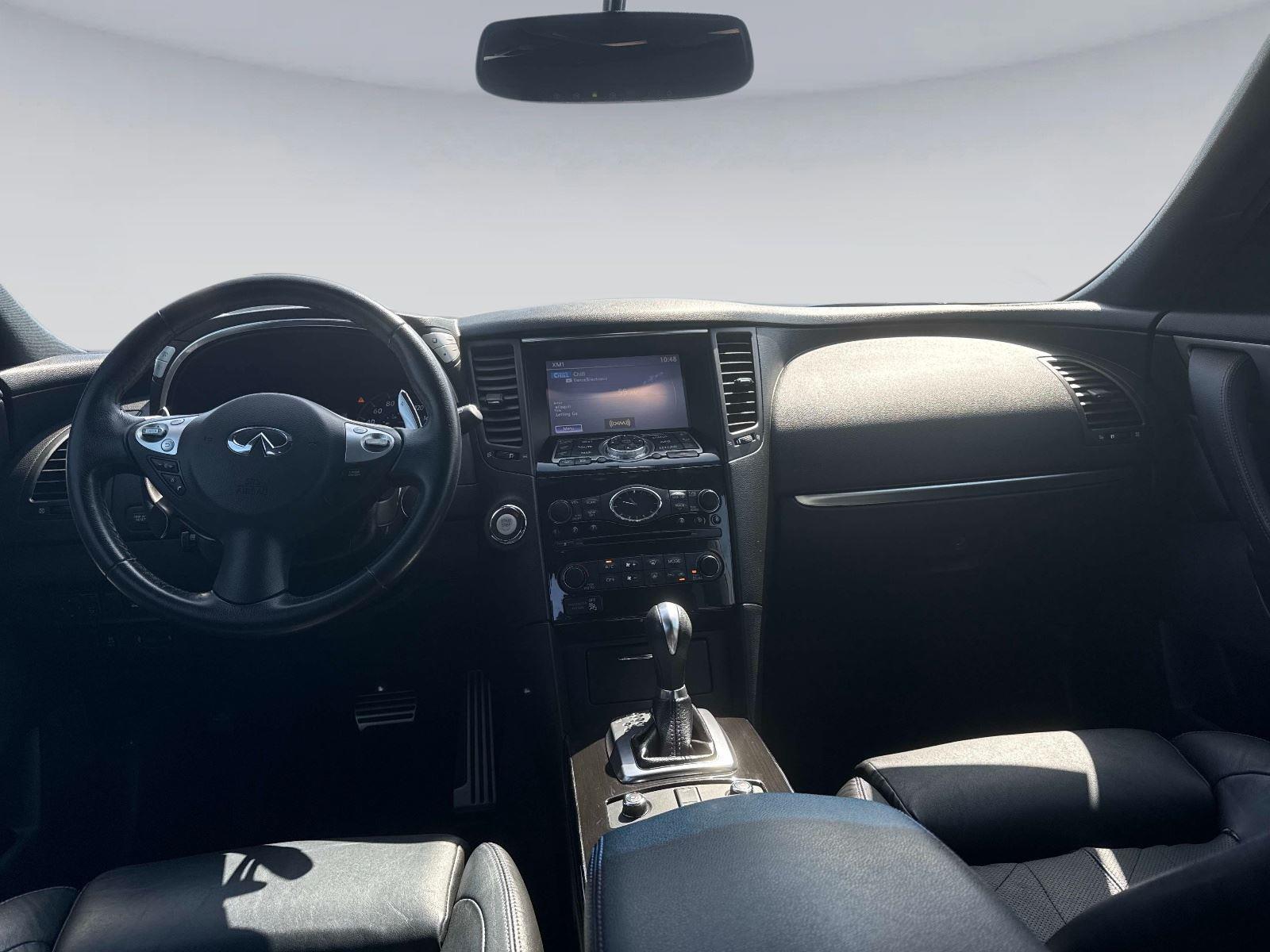 2017 INFINITI QX70