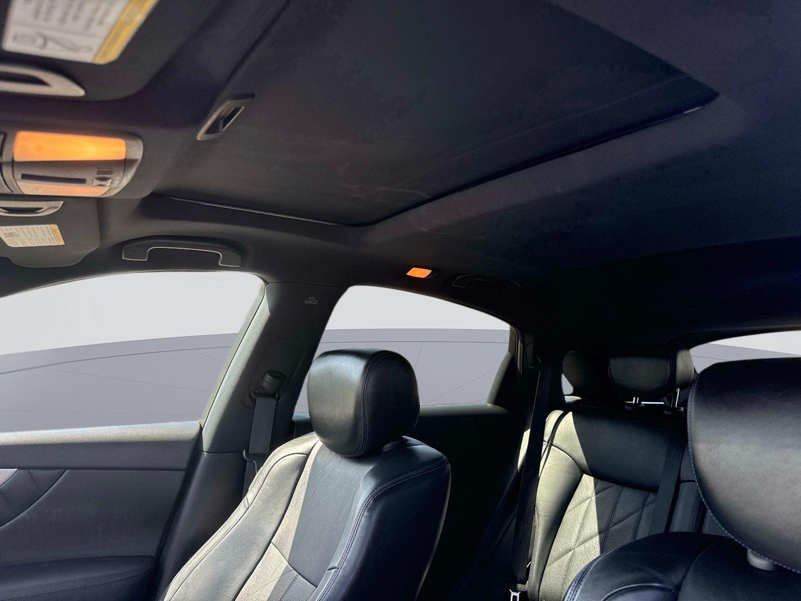2017 INFINITI QX70
