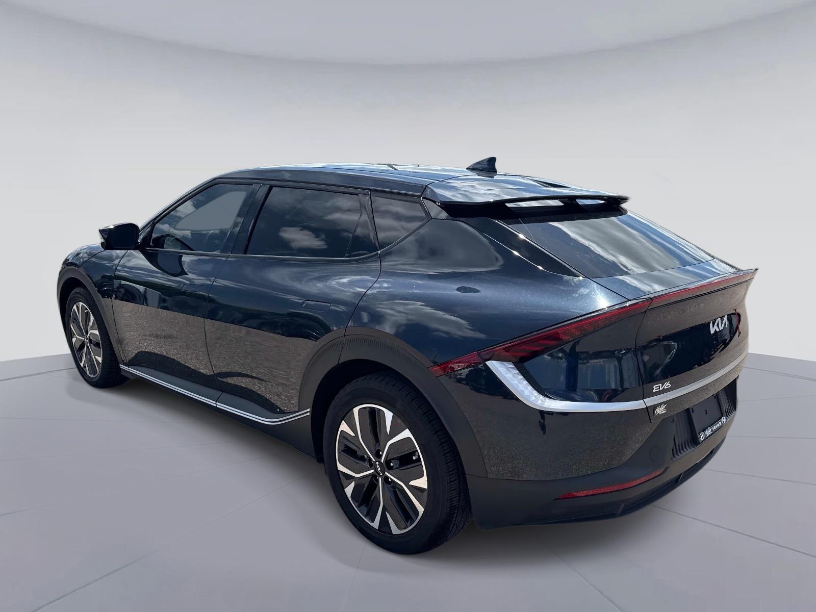 2022 Kia EV6 Light