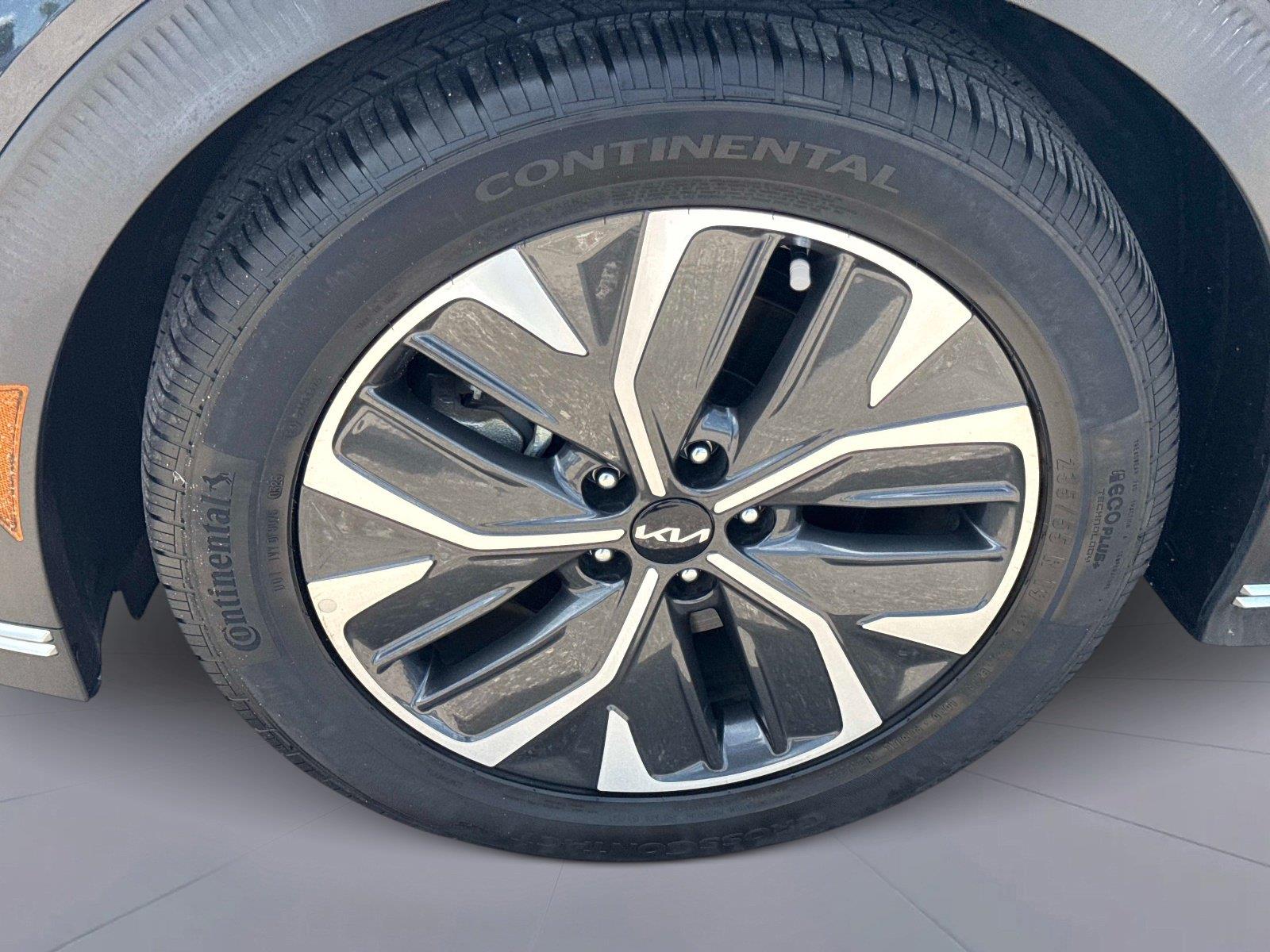 2022 Kia EV6 Light