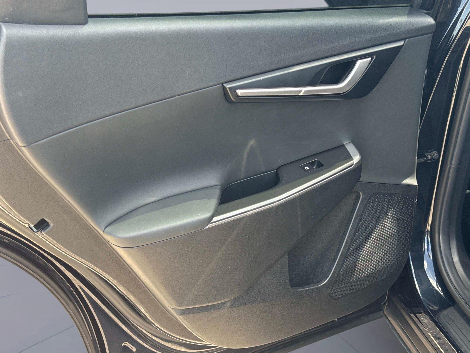 2022 Kia EV6 Light