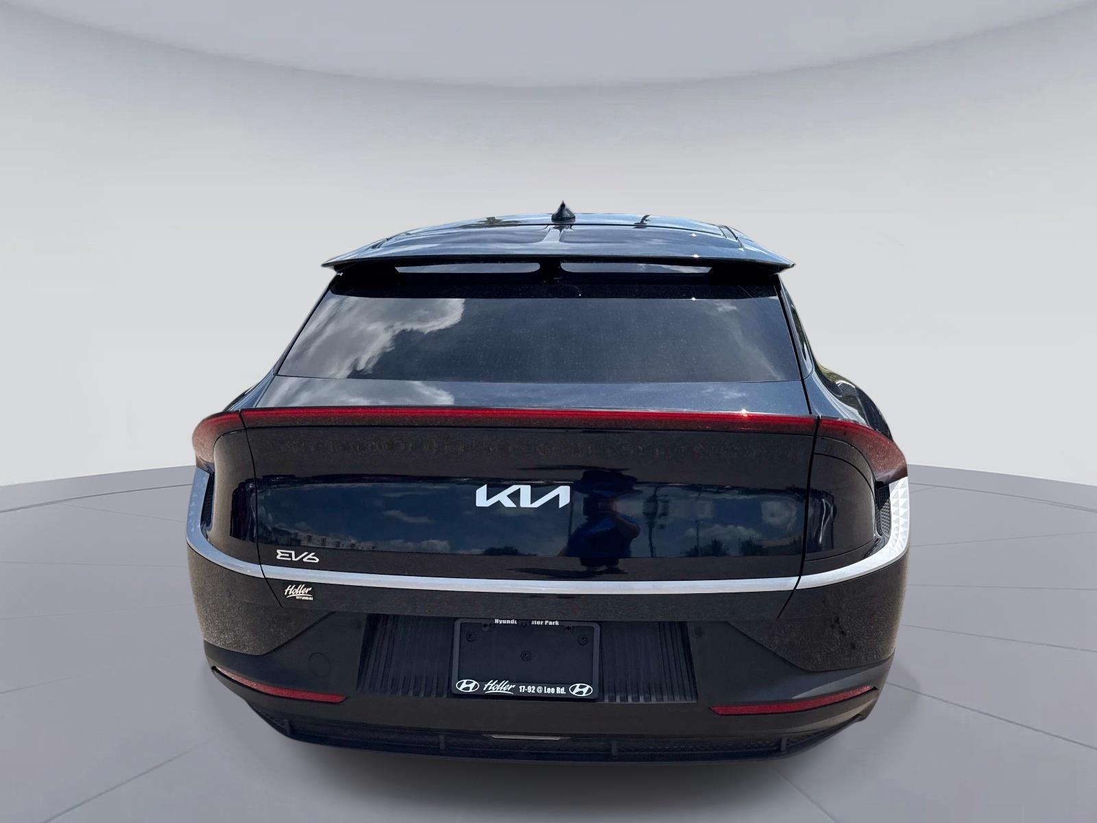 2022 Kia EV6 Light