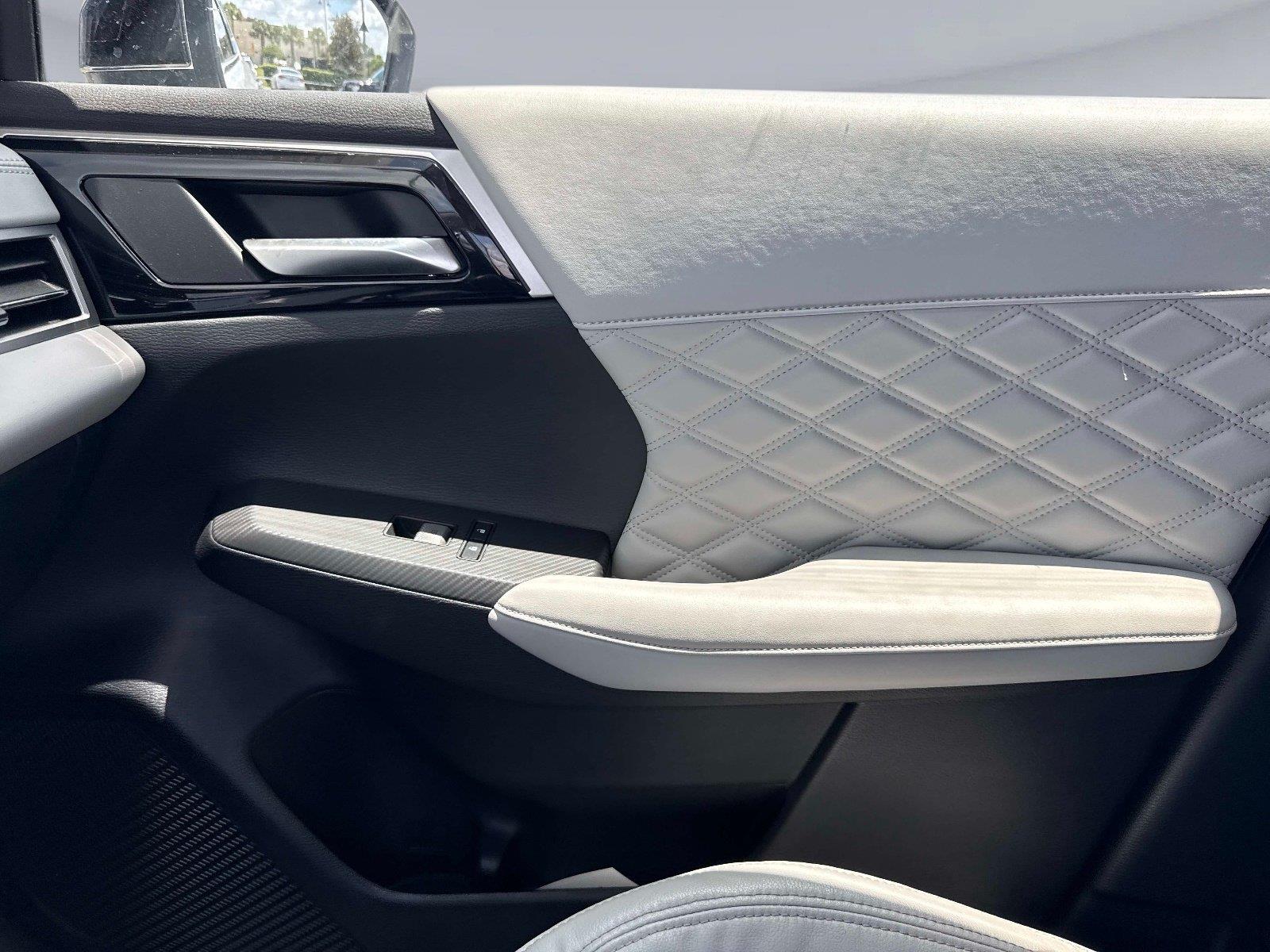2024 Mitsubishi Outlander SEL