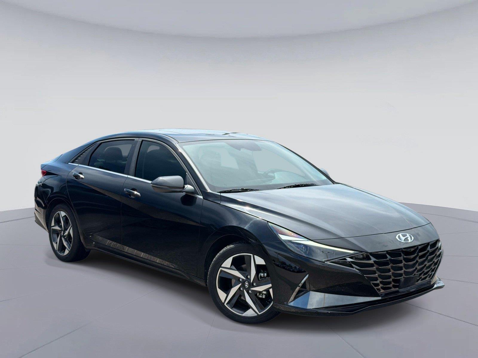 Onyx Black 2023 Hyundai Elantra Sedan Front-Wheel Drive Continuously Variable Transmission