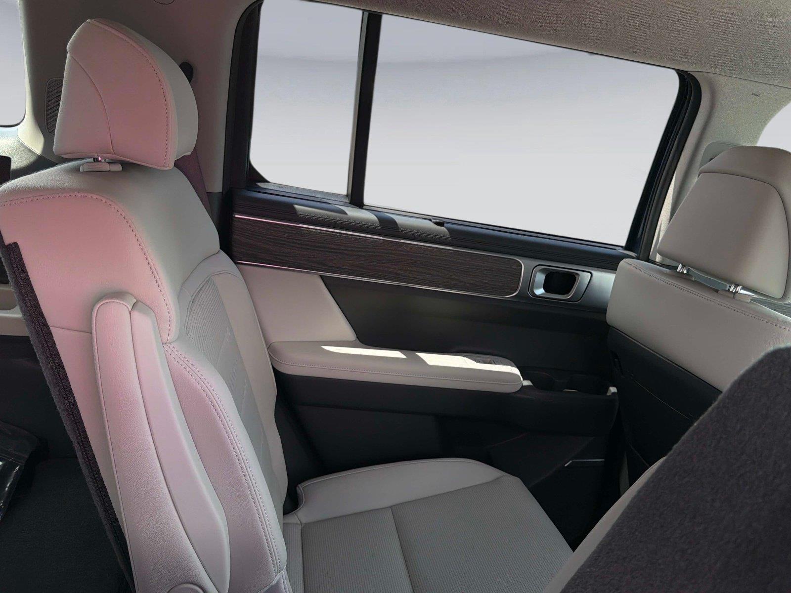 2027 Hyundai Santa Fe Hybrid Limited 6P
