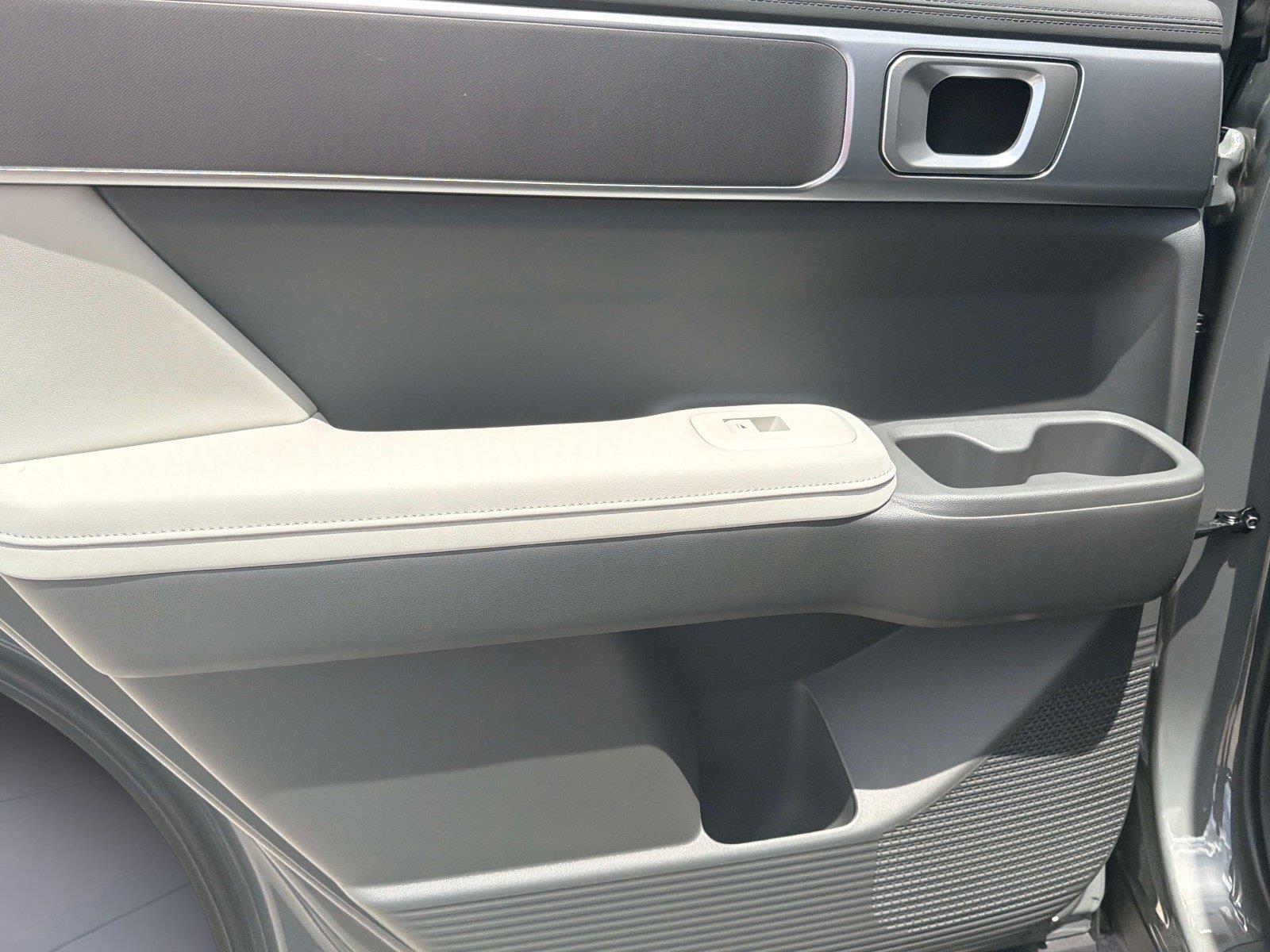 2027 Hyundai Santa Fe Hybrid Limited 7P