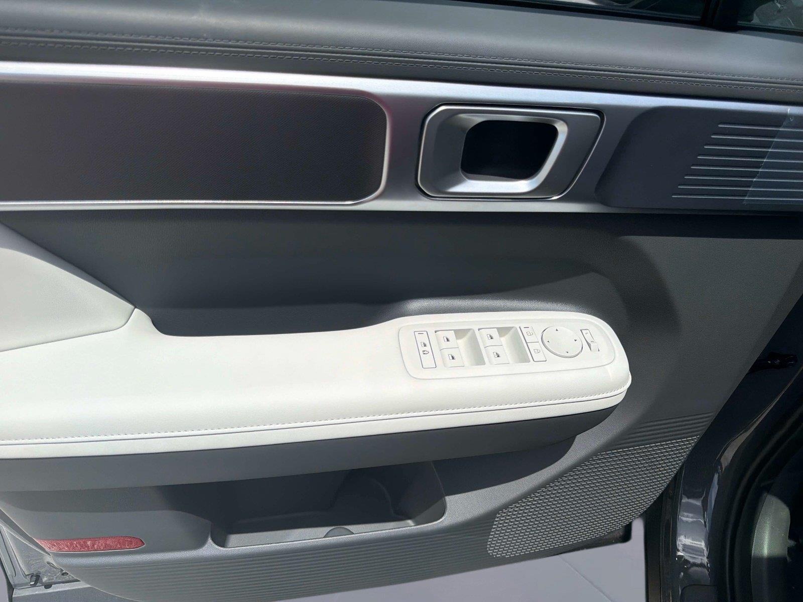 2027 Hyundai Santa Fe Hybrid Limited 7P
