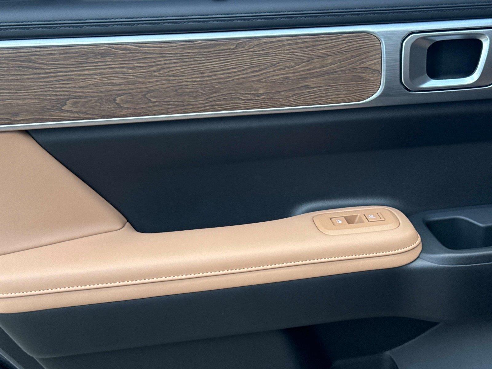 2027 Hyundai Santa Fe Hybrid Limited 7P