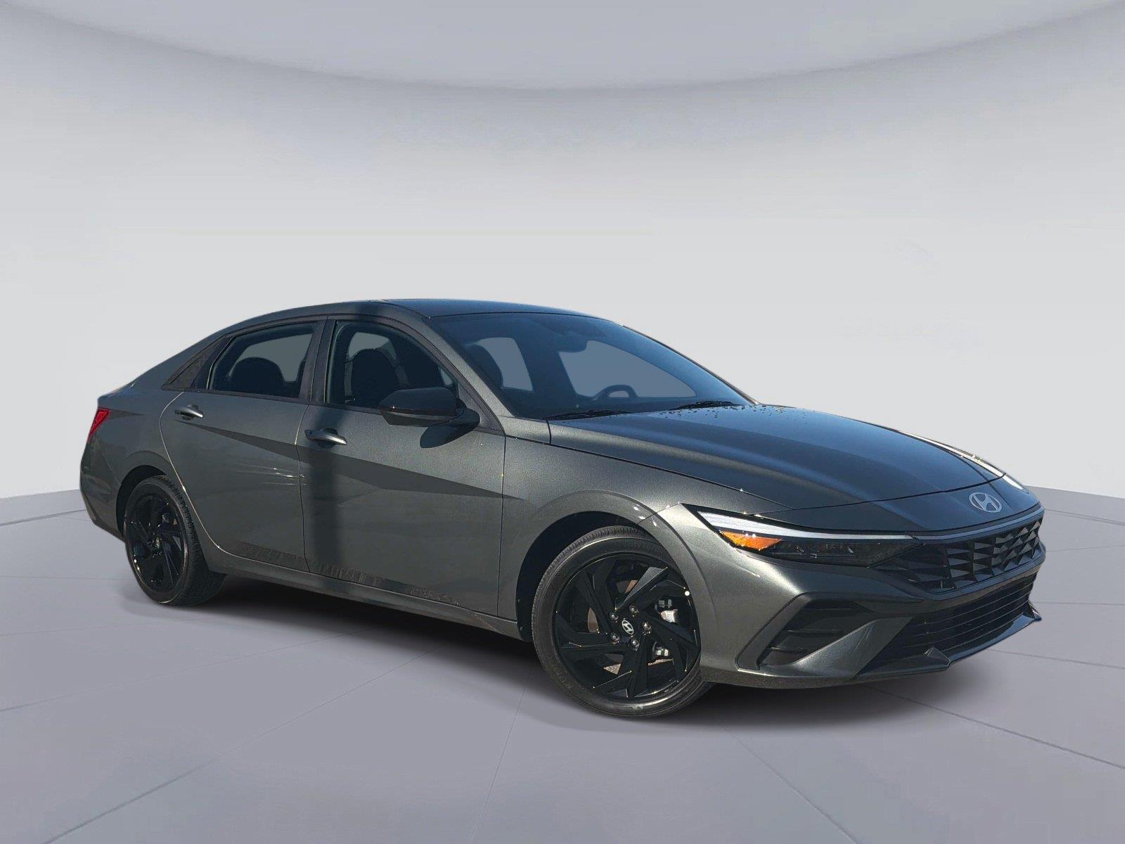 Amazon Gray 2026 Hyundai Elantra Sedan Front-Wheel Drive Continuously Variable Transmission