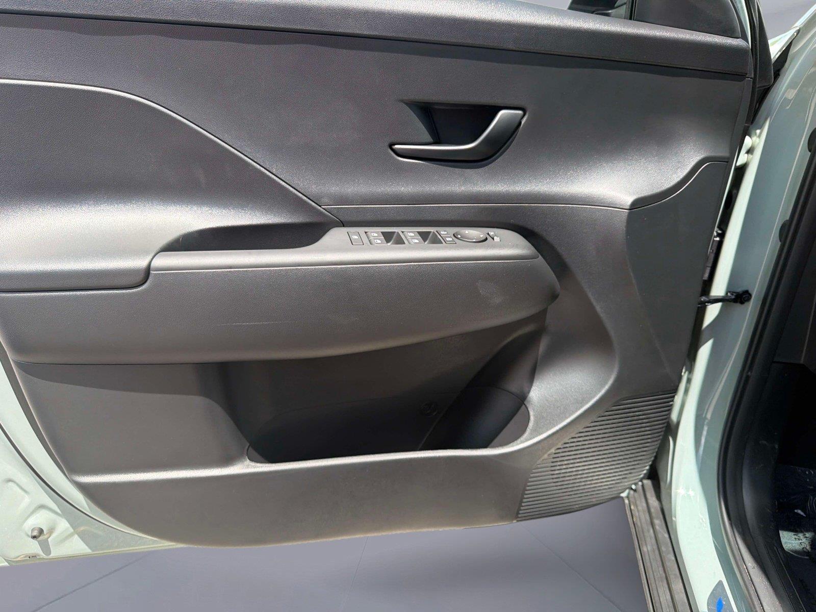 2027 Hyundai Kona SEL Premium