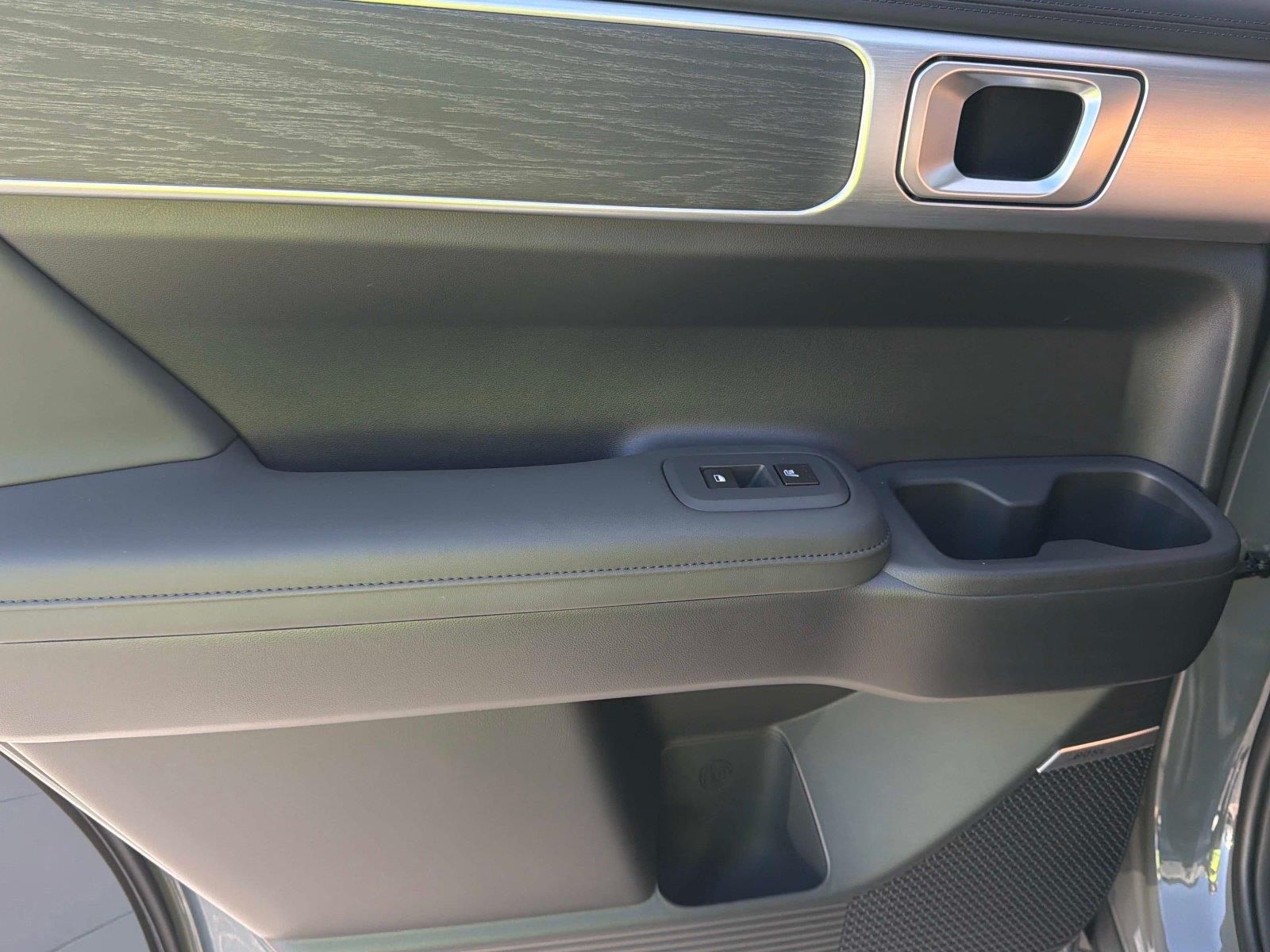 2027 Hyundai Santa Fe Hybrid Limited 6P