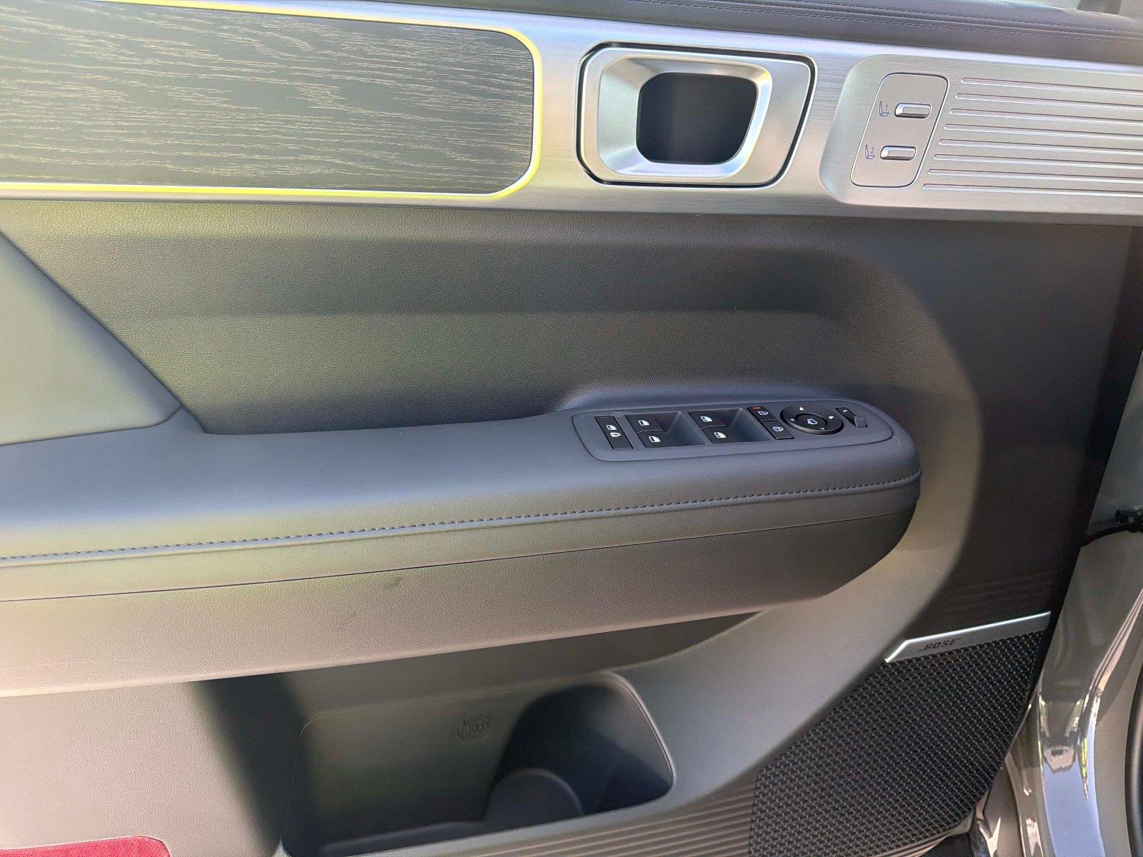 2027 Hyundai Santa Fe Hybrid Limited 6P