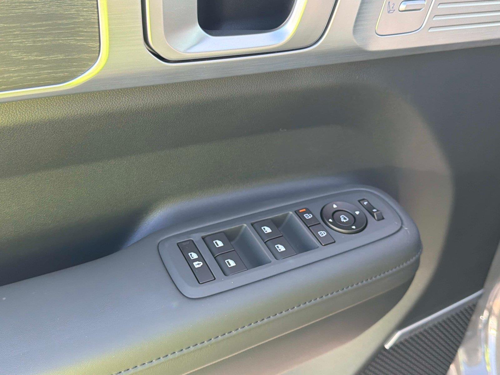 2027 Hyundai Santa Fe Hybrid Limited 6P