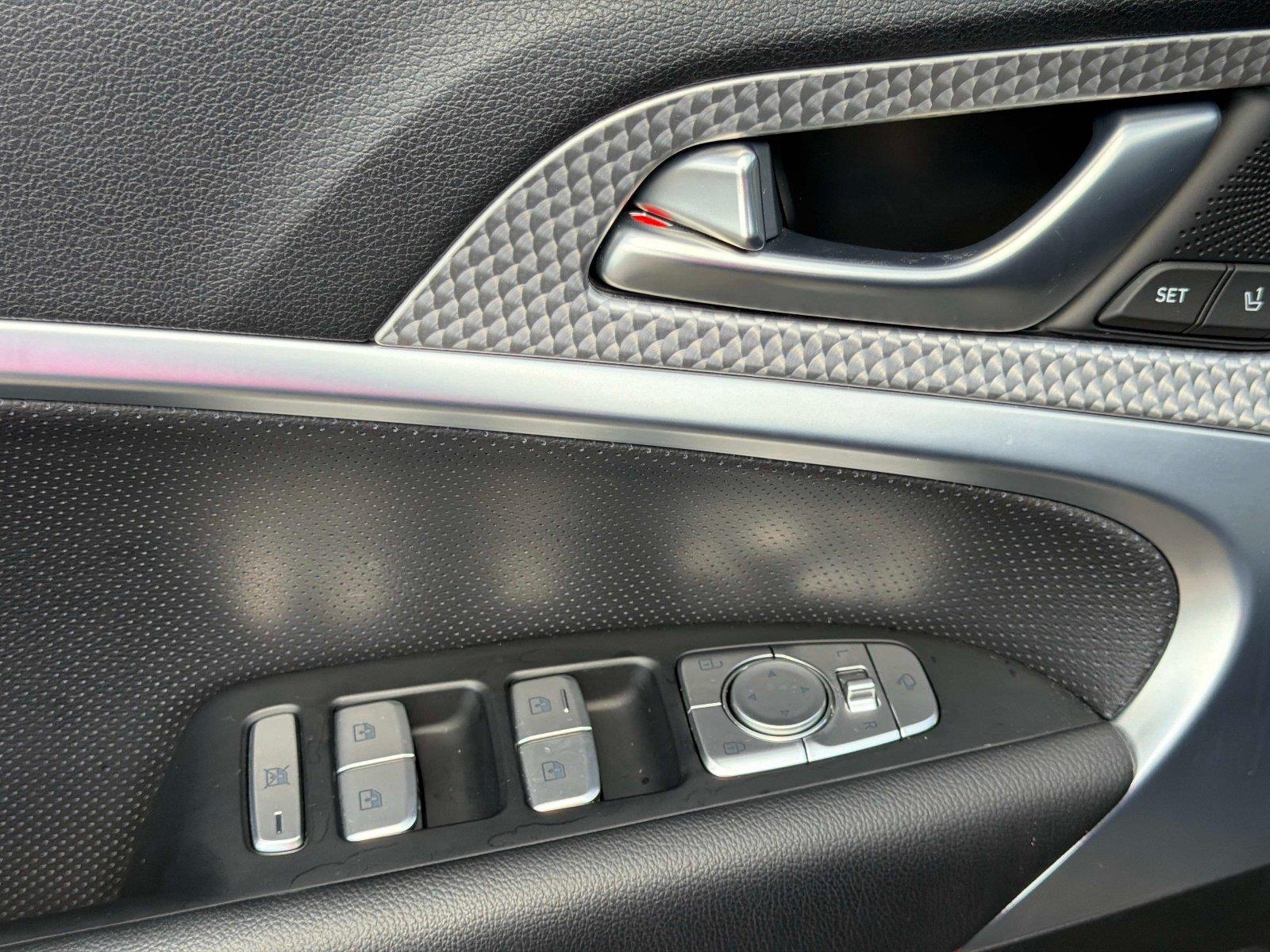2023 Genesis G70 3.3T