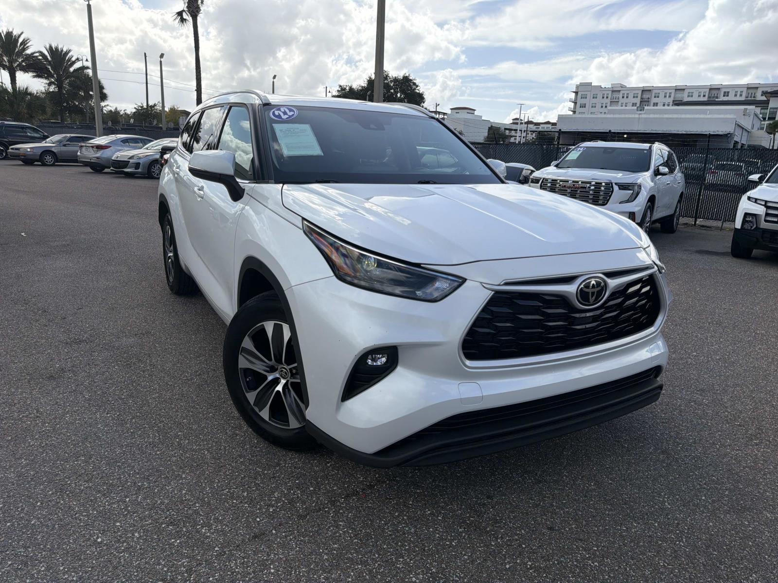 2022 Toyota Highlander XLE FWD