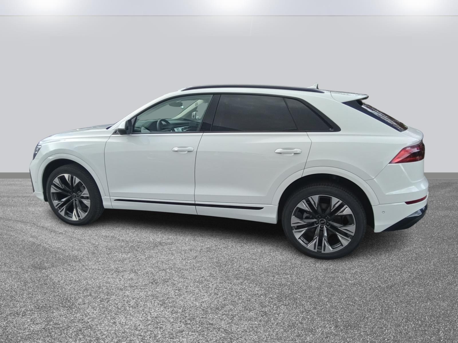 2025 Audi Q8 Premium Plus
