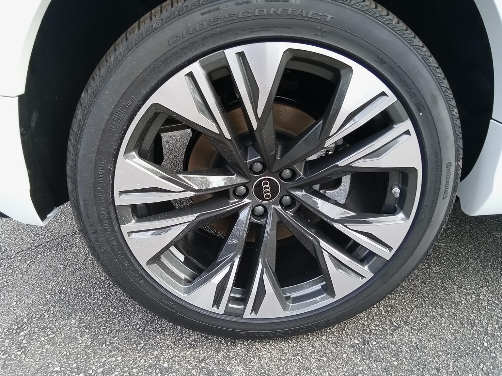 2025 Audi Q8 Premium Plus