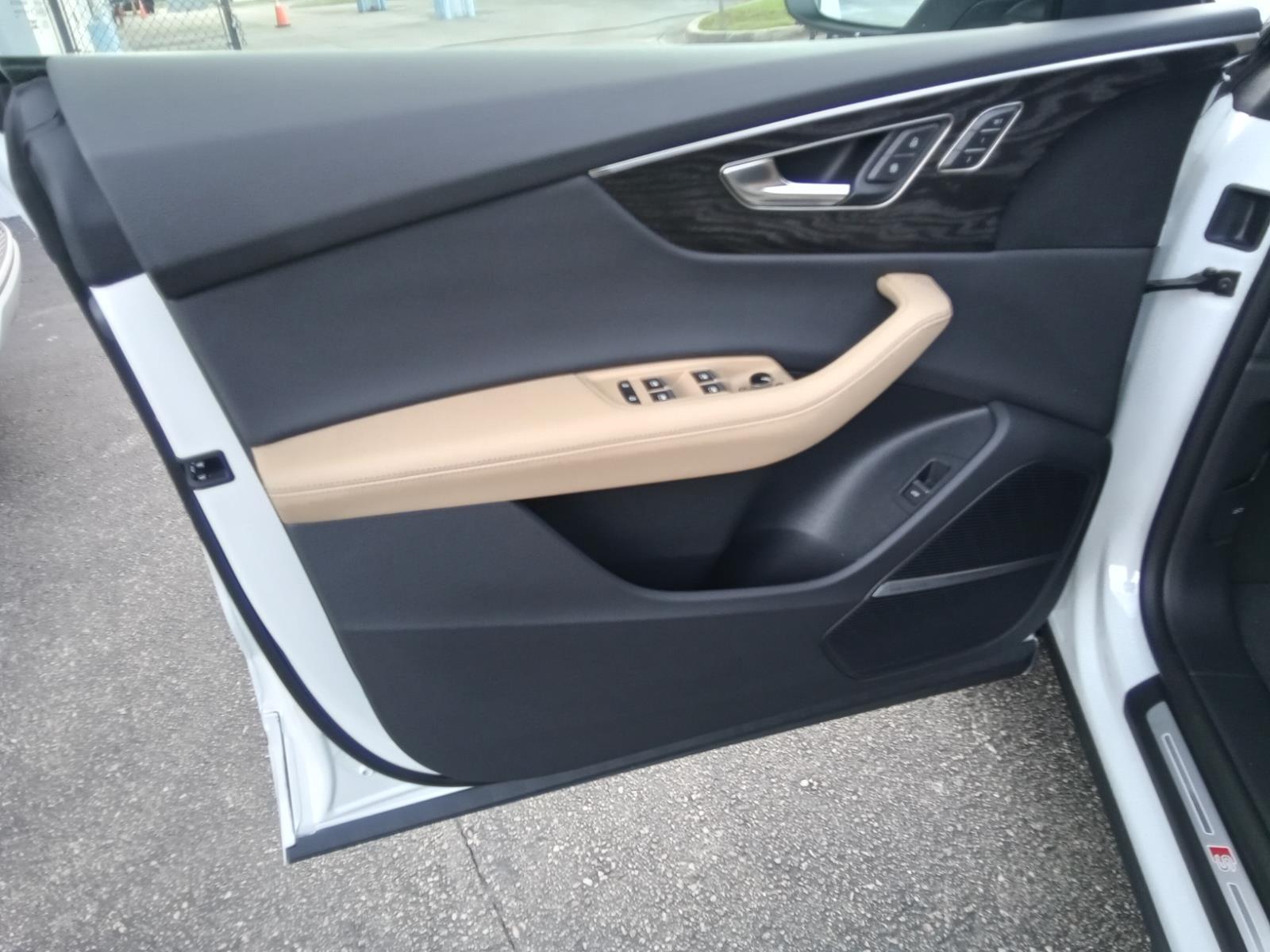 2025 Audi Q8 Premium Plus