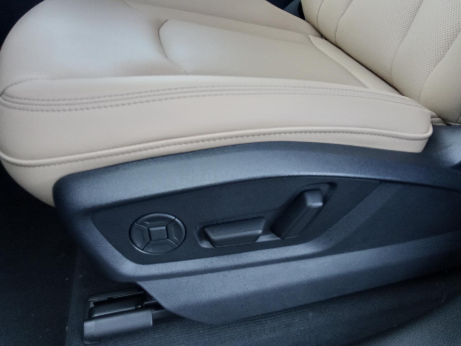 2025 Audi Q8 Premium Plus