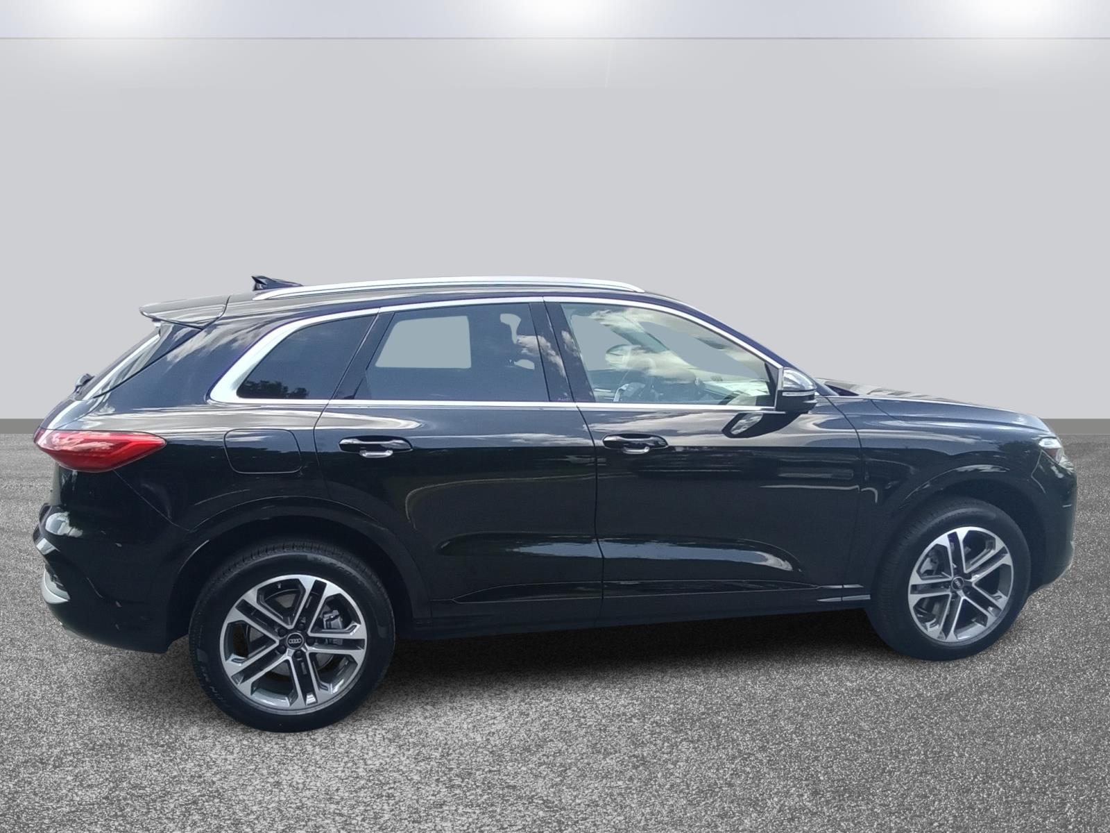 2025 Audi Q5 Premium
