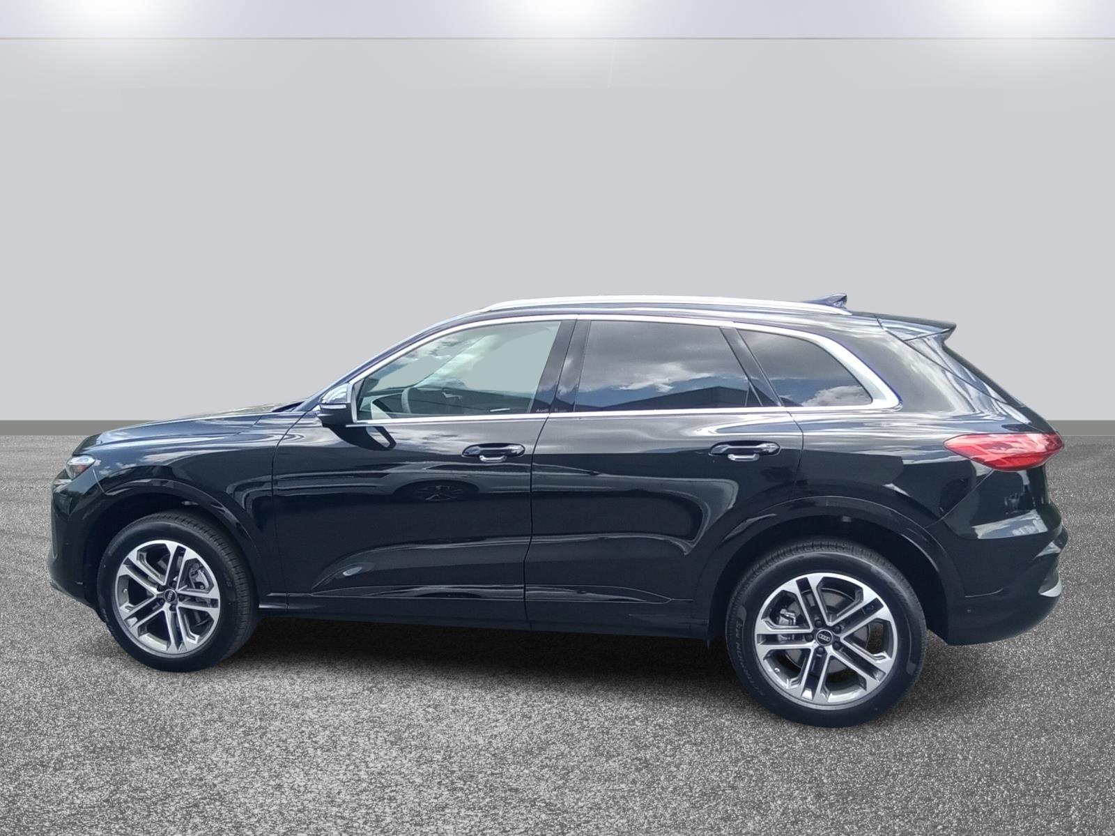 2025 Audi Q5 Premium